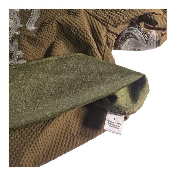 Women's size small "THML" boho-chic Split V-neck, mandarin-style business blouse - Picture 7 of 7